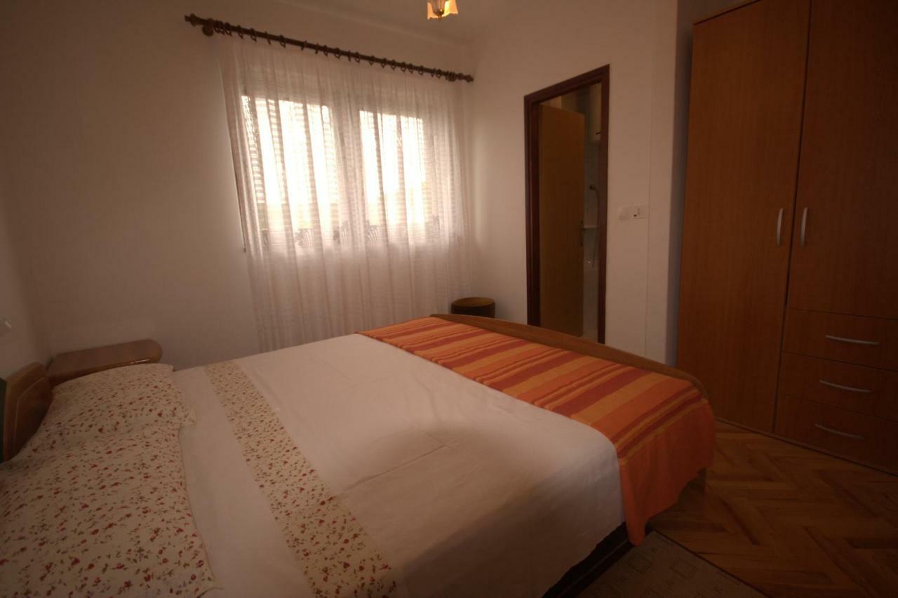Apartments Cvelic Milovcic Malinska Buitenkant foto